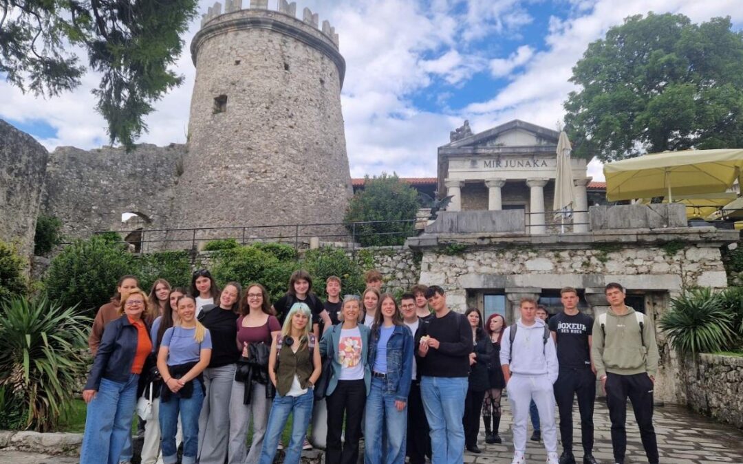 PROJEKT „NADAHNI SE KULTUROM“                                          Od halubajskog zvončara do balkanskog špijuna